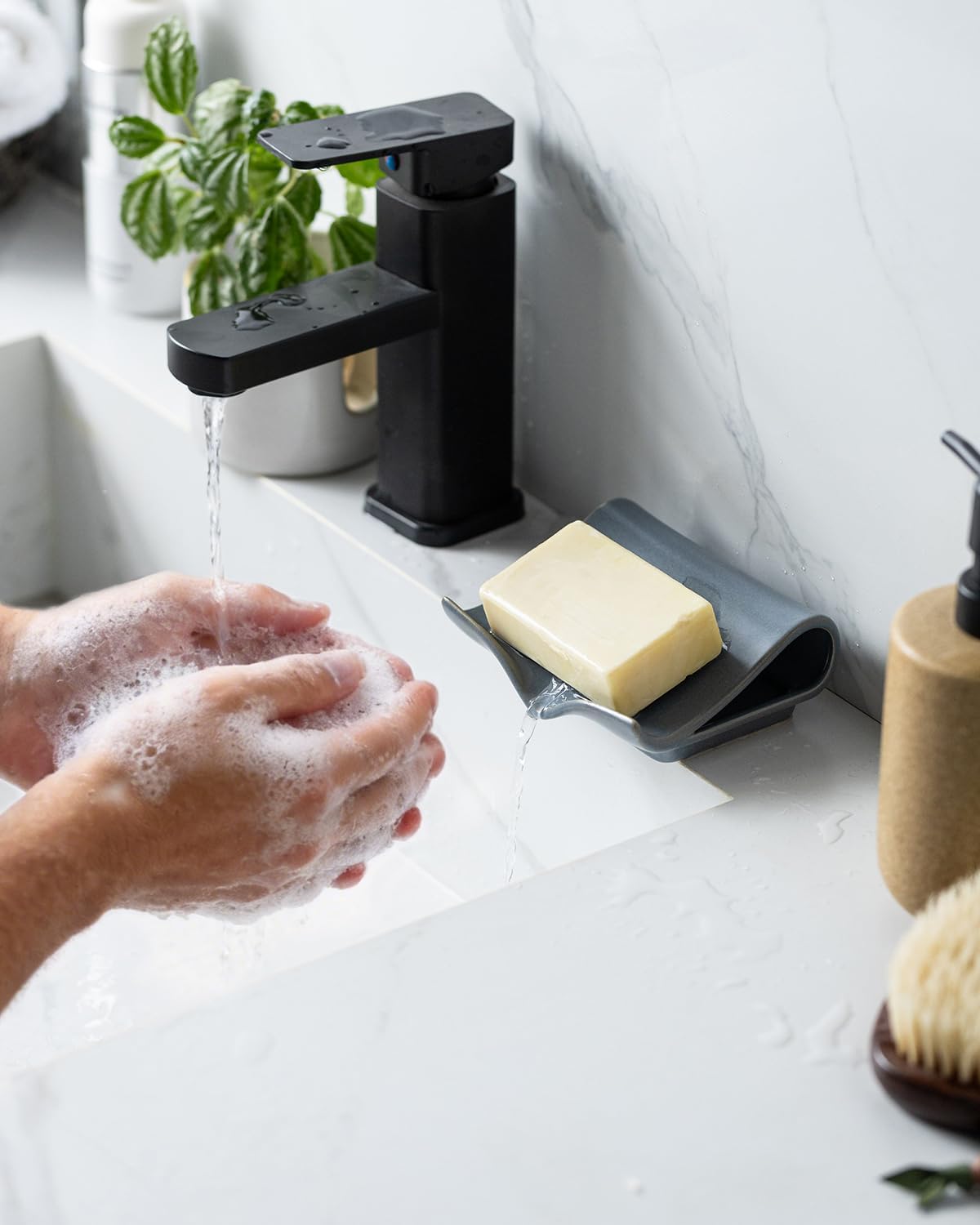 Zoeeker Self-Draining Soap Dish, Ceramic Soap Holder with Drain Spout